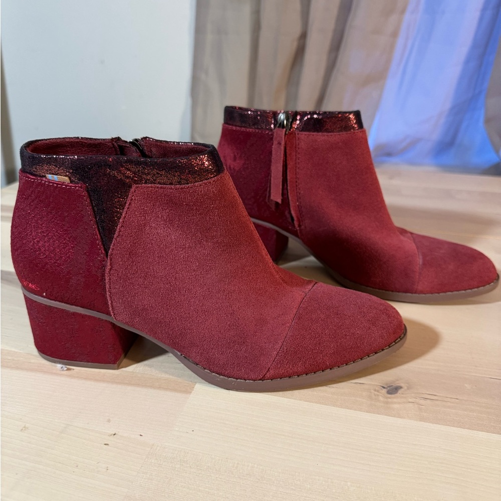 TOMS Red Suede Ankle Booties W6.5